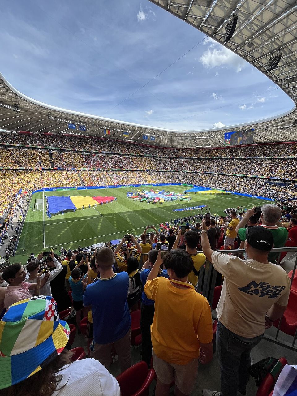 江南体育 · 球迷观赛（资料示意）
